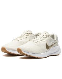 Nike Revolution